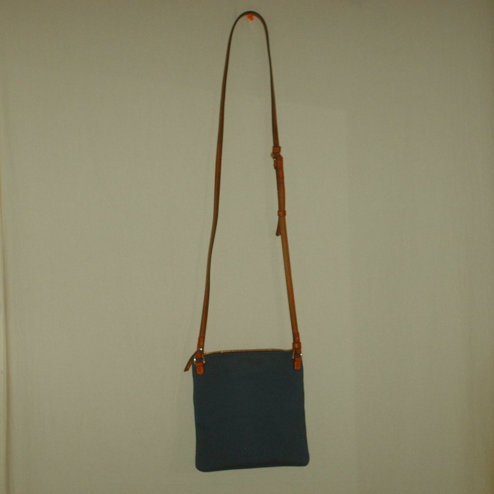 Very nice Dooney & Bourke purse crossbody - Picture 12 of 12